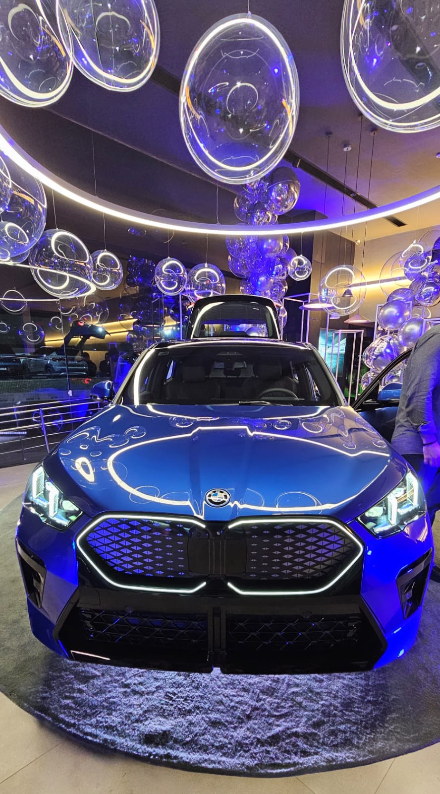 Elétrico que une luxo e tecnologia, BMW iX2 é lançado em Manaus